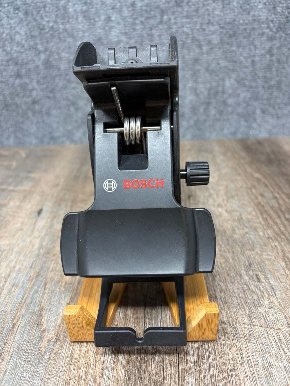 Bosch MM 3 Universal Multi-Mount Positioning Device for Line and Point Lasers